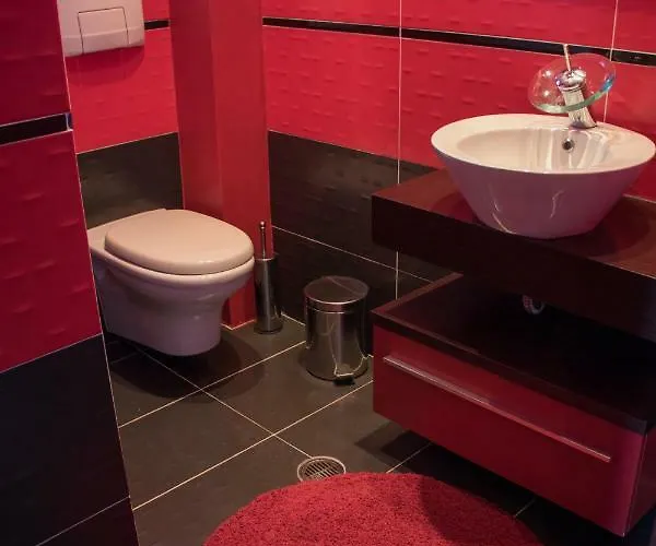 Maria & George Apartment *